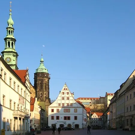 Above The 2 Comfortable פירנה