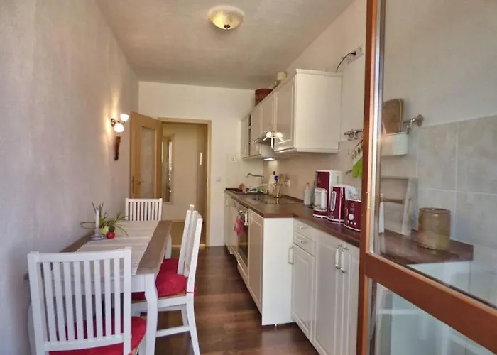 Above The 2 Comfortable ピルナ